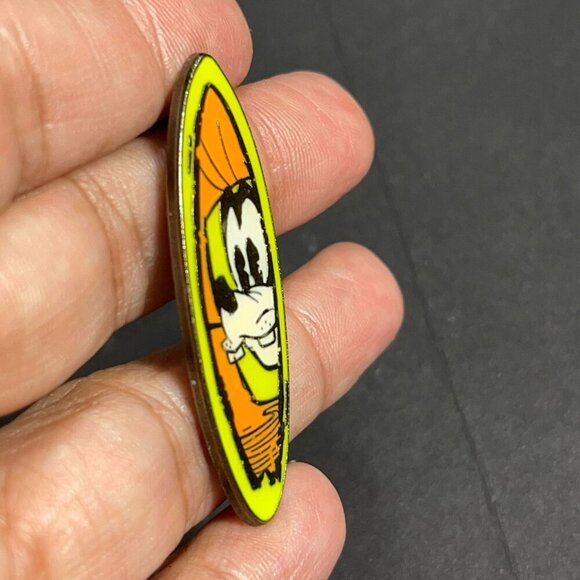 Disney Goofy Trading Pin Surfboard Lapel Pin Badge Brooch Accessories Jewelry - Picture 6 of 8